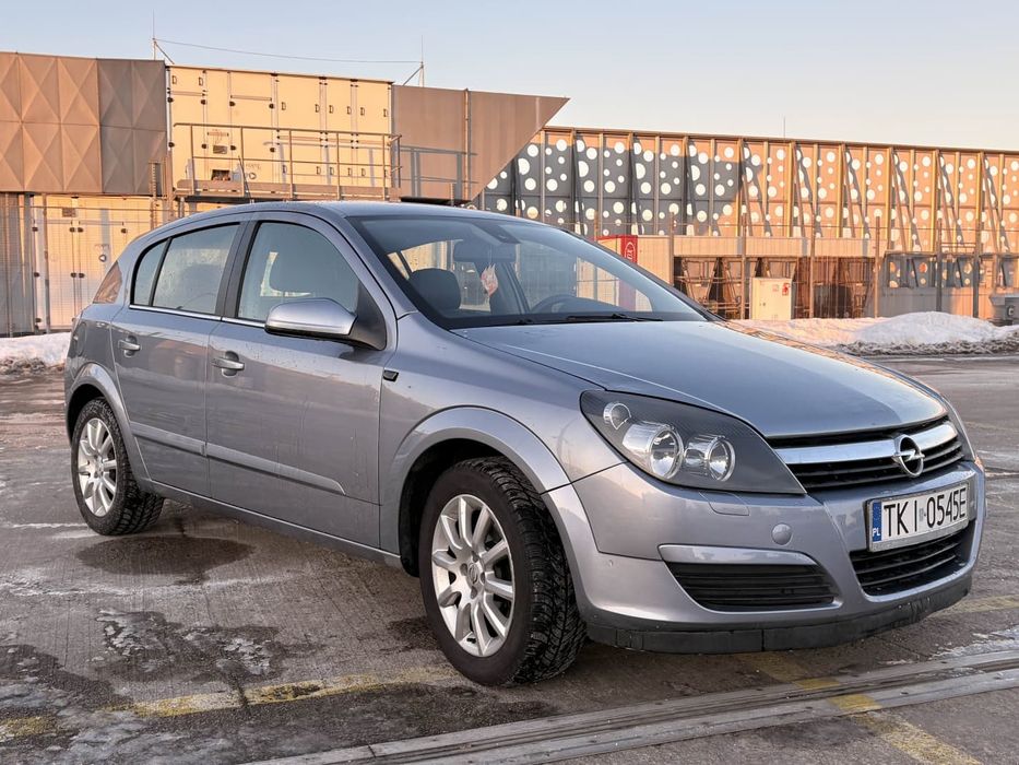 Opel Astra H 1.6 105km COSMO