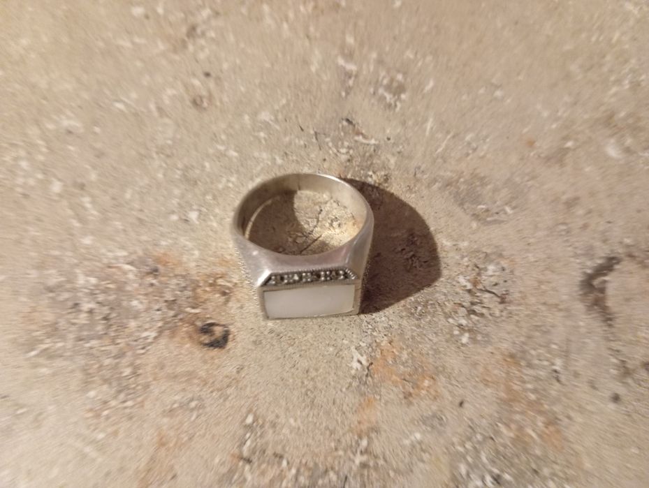 Porządki domowe srebrny sygnet