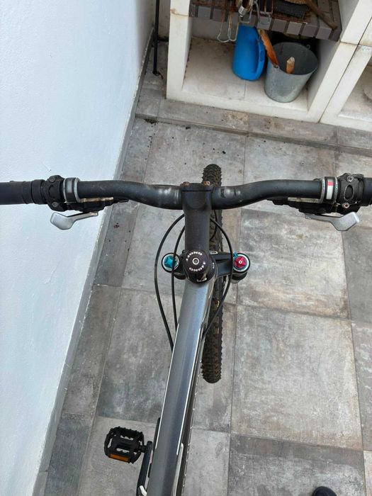 Bicicleta Moondraker Factor R de Montanha – Suspensão Total