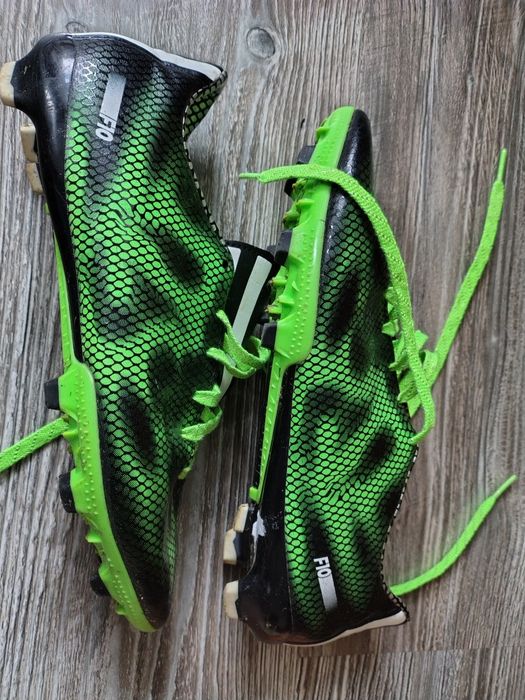 Buty piłkarskie Adidas F10 Fg B35993 korki rozmiar 40