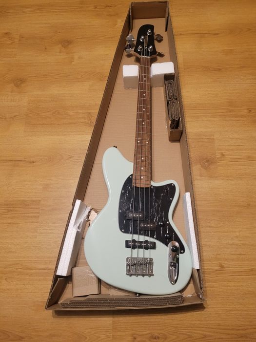 Gitara basowa Ibanez piecyk Ibanez