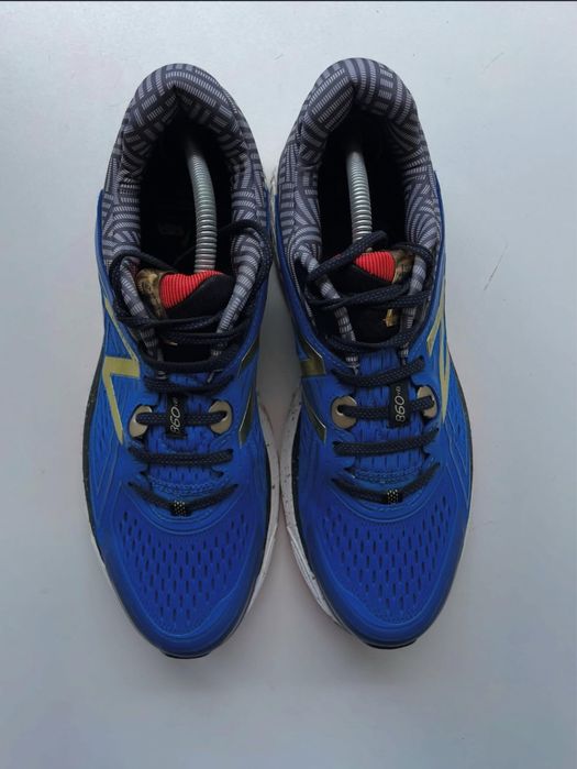 Кросівки New Balance 860v8