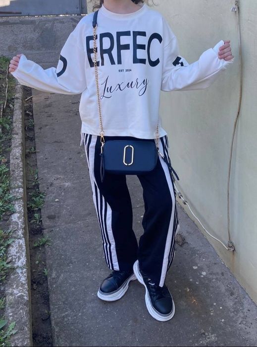 Костюм на девочку рост 140-146