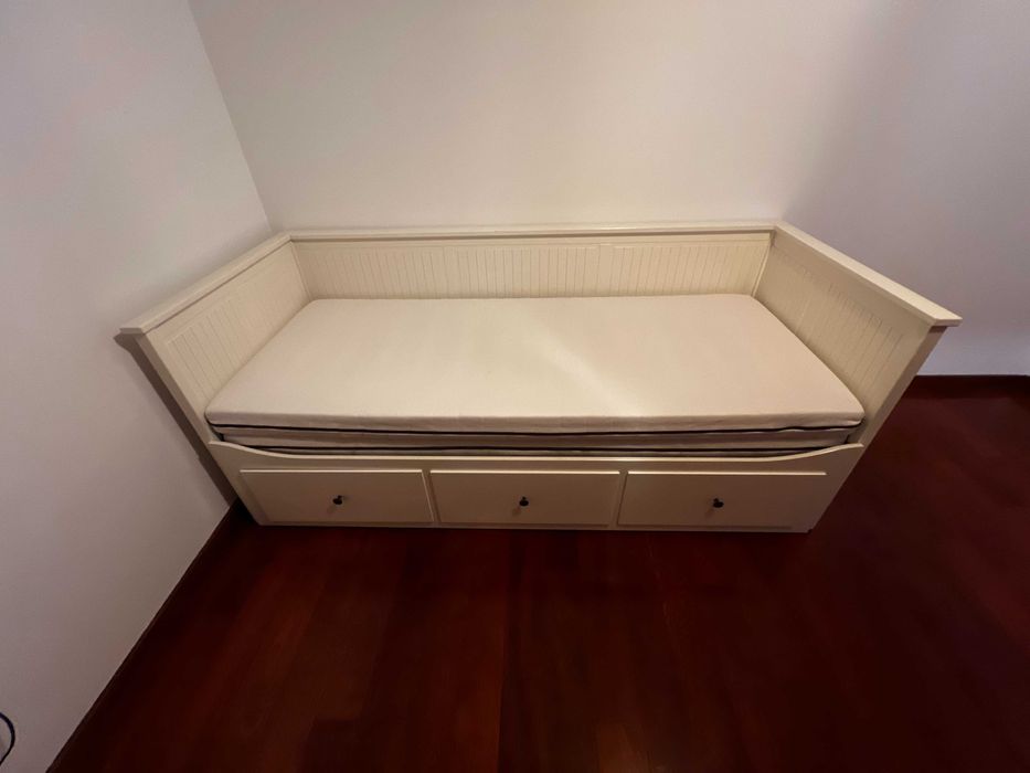 Cama IKEA HEMNES + 2 colchões ÅFJÄLL