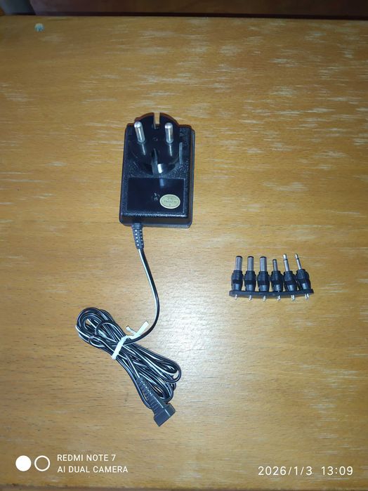## Bricobi AC DC Adaptor 230v ~ 50 Hz com 6 entradas ##