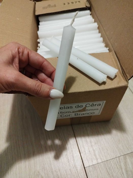 Velas palito 15x15cm brancas , caixa de 5 Kilos , aprox. 200 unidades