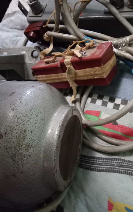 Двигатель для  швейной пром машины. Германия.