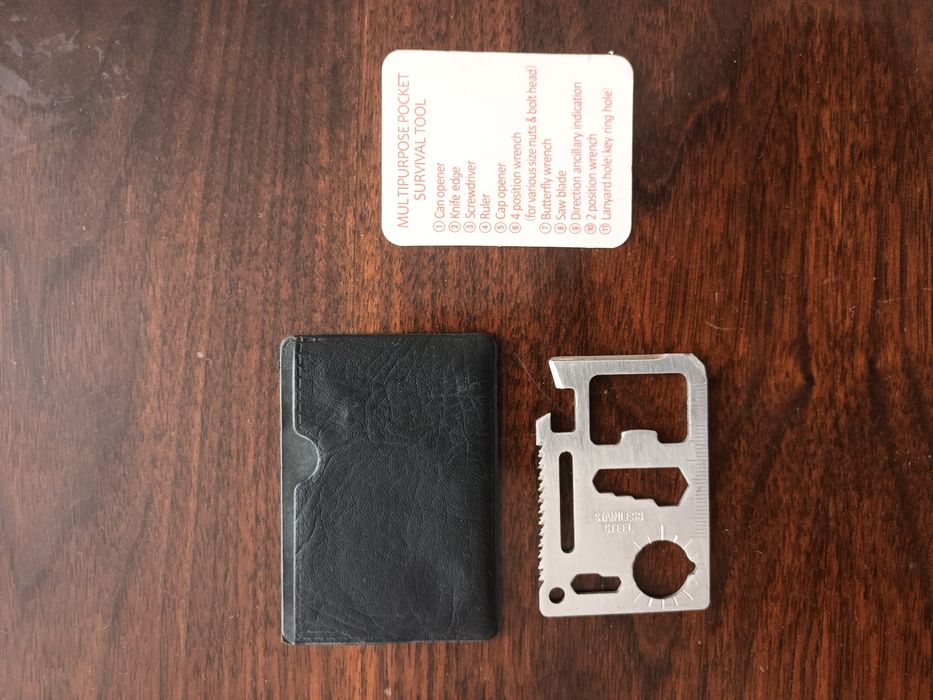 Karta przetrwania przeżycia survival noż klucze miarka otwieracz piła