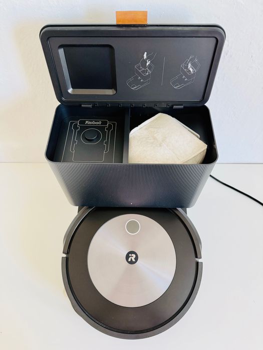 Robot Roomba J7+ stacja dokująca Clean Base czarny aplikacja