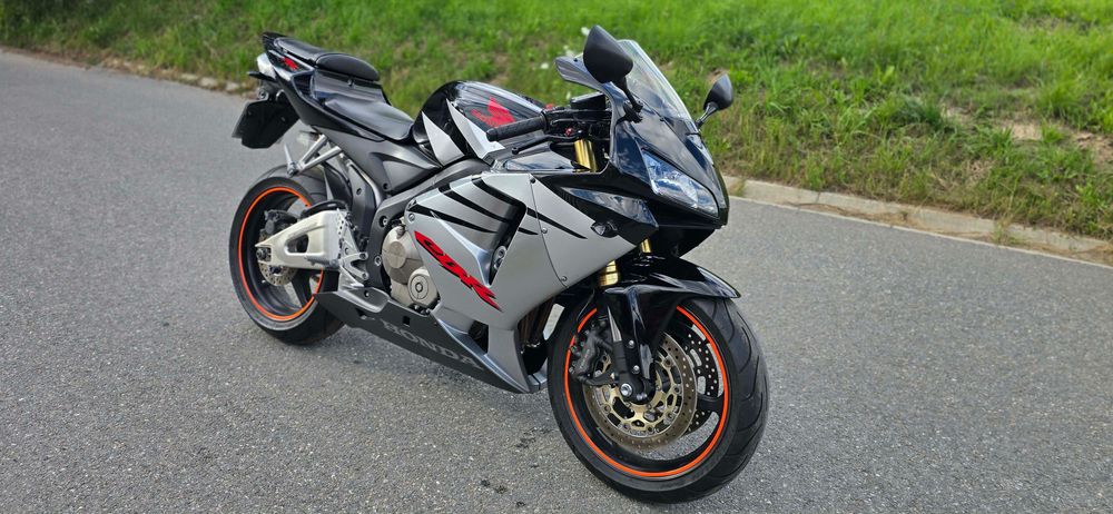 Honda CBR 600RR PC37