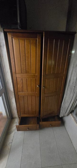 Roupeiro madeira maciça