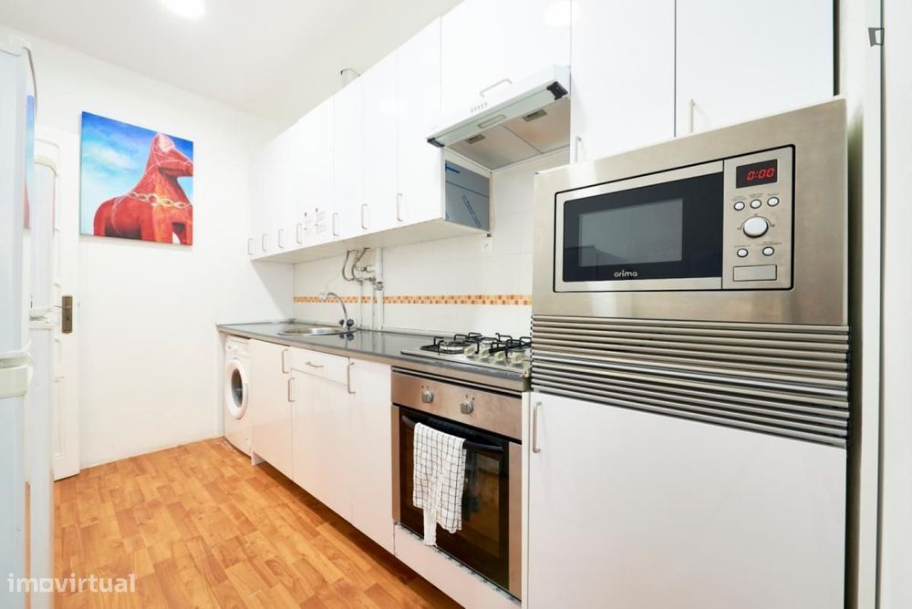 Quarto - localizado em Entrecampos Lisbon