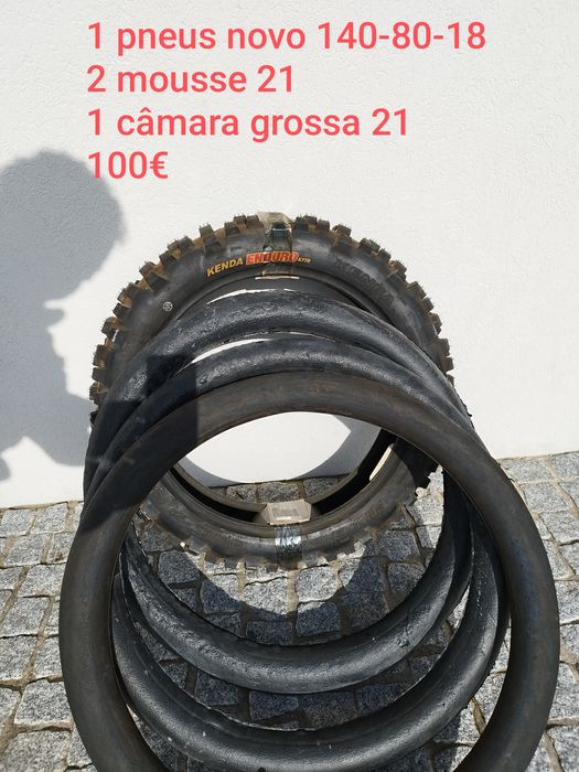 Vários equipamentos de enduro