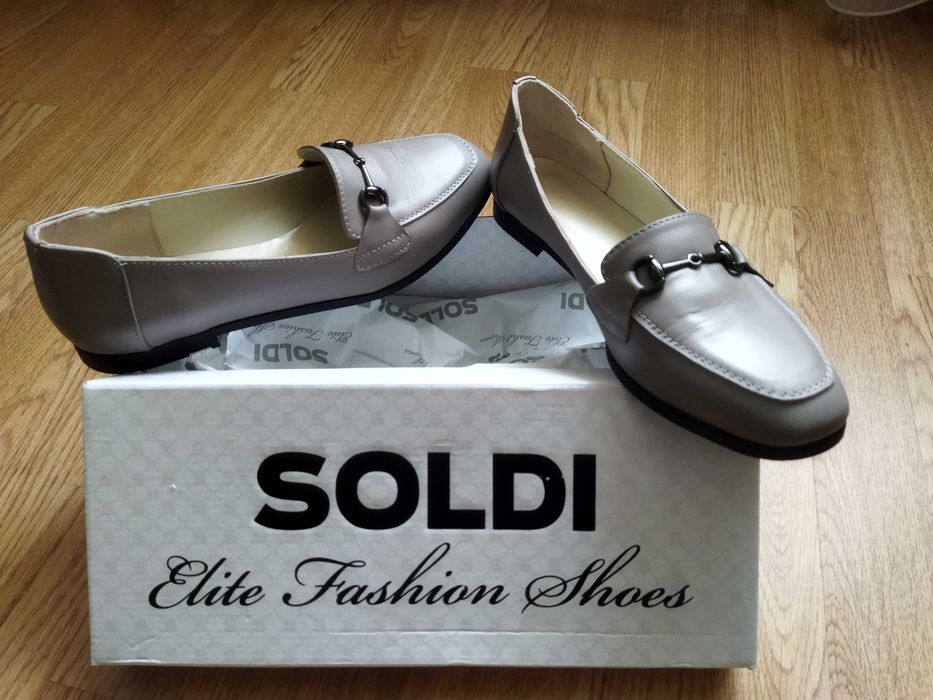 Туфлі, мокасини, лофери жіночі