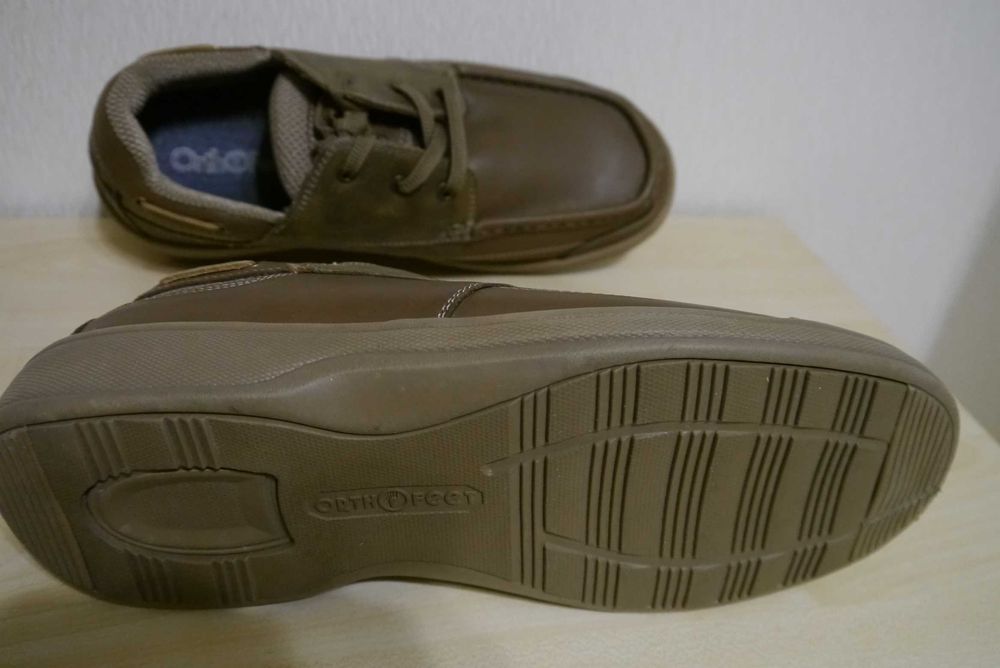 Нові чоловічі ортопедичні кросівки Orthofeet на широку ногу