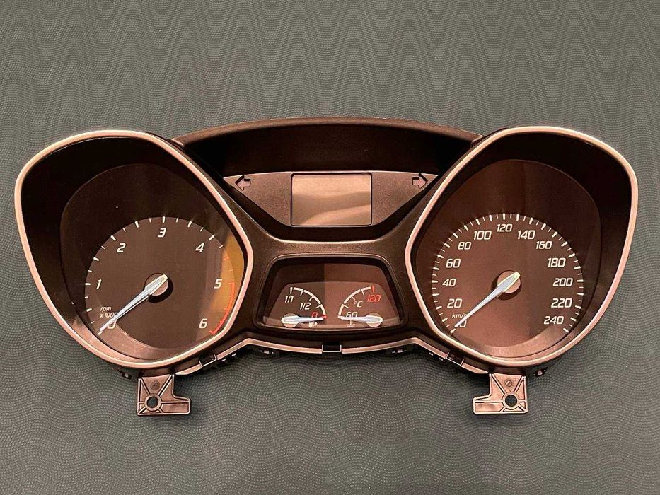 Ford Focus 3 Європейська панель приладів/приборка/щиток