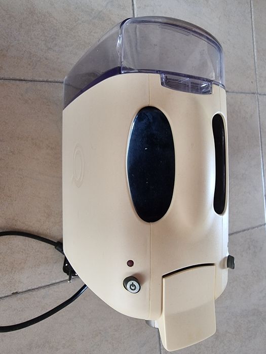 Máquina Delta Qosmo para peças