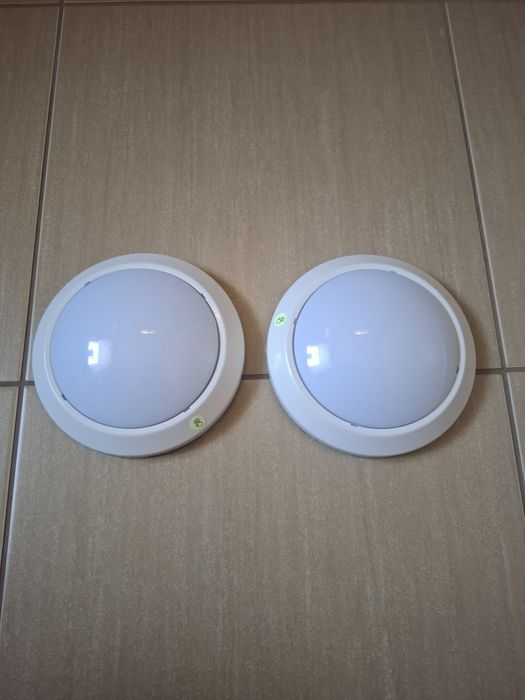 Dwie lampki led do szafy oświetlenie