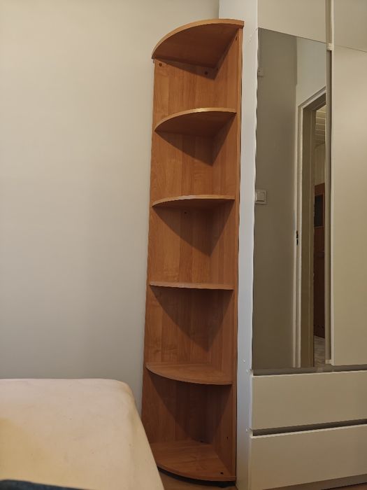 Regał narożny wysoki