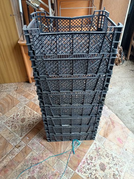 Sprzedam Skrzynki plastikowe