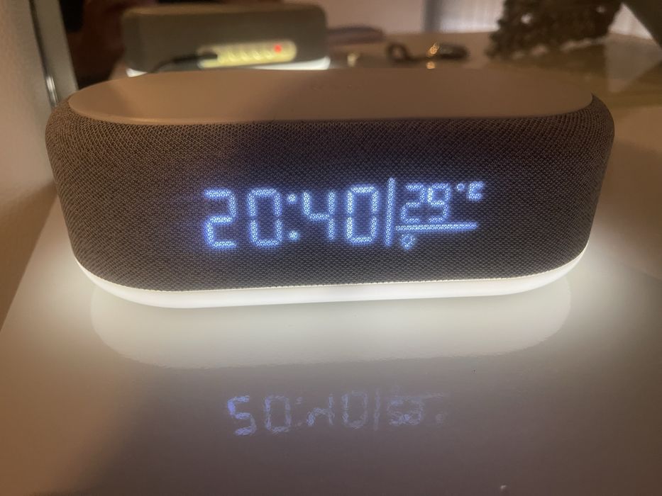 Despertador digital 4 em 1, carregador sem fio, despertador inteligente com indicador de luz e temperatura, brilho ajustável