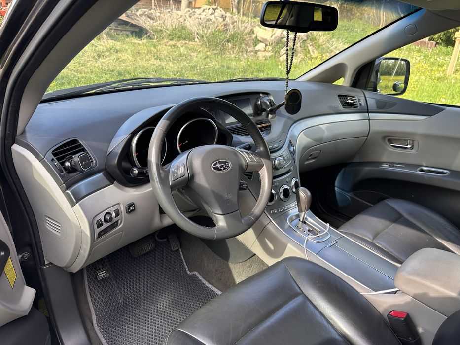 Легковий автомобіль Subaru  Tribeka