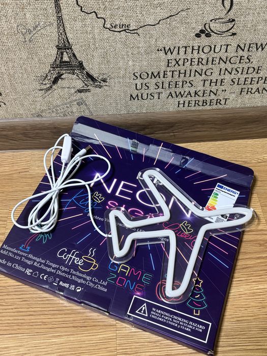 Неоновий світильник «Літак»