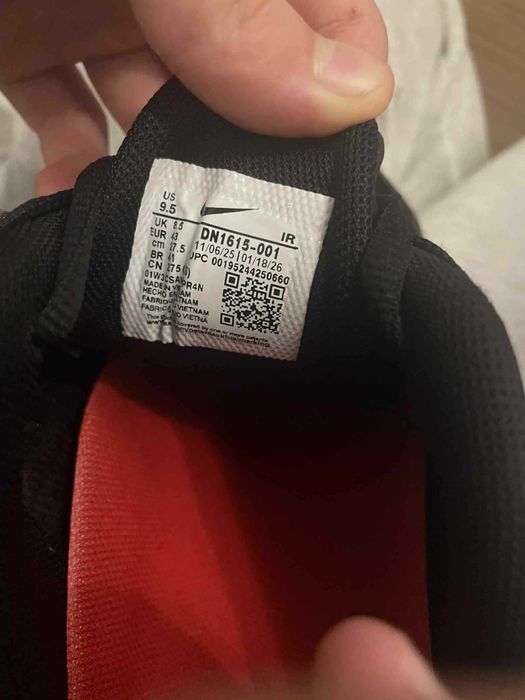 Buty Nike Shox w kolaboracji z Supreme w kolorze czarnym