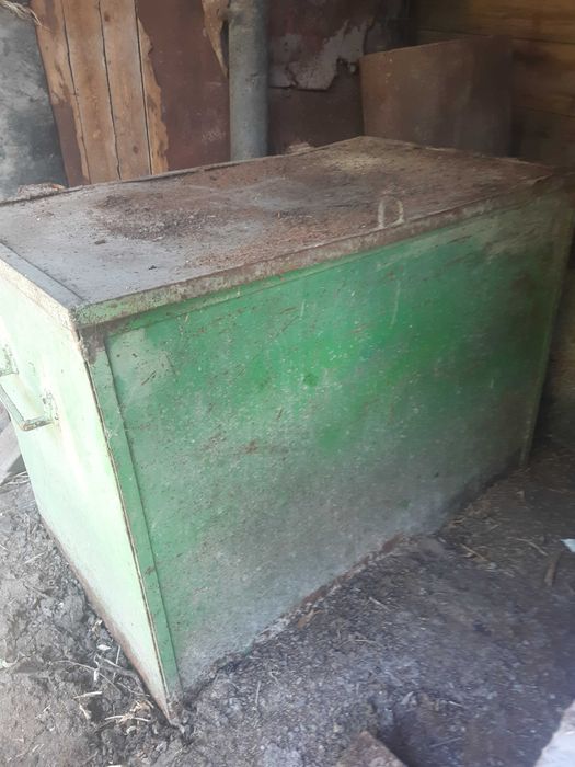 Продається залізний контейнер