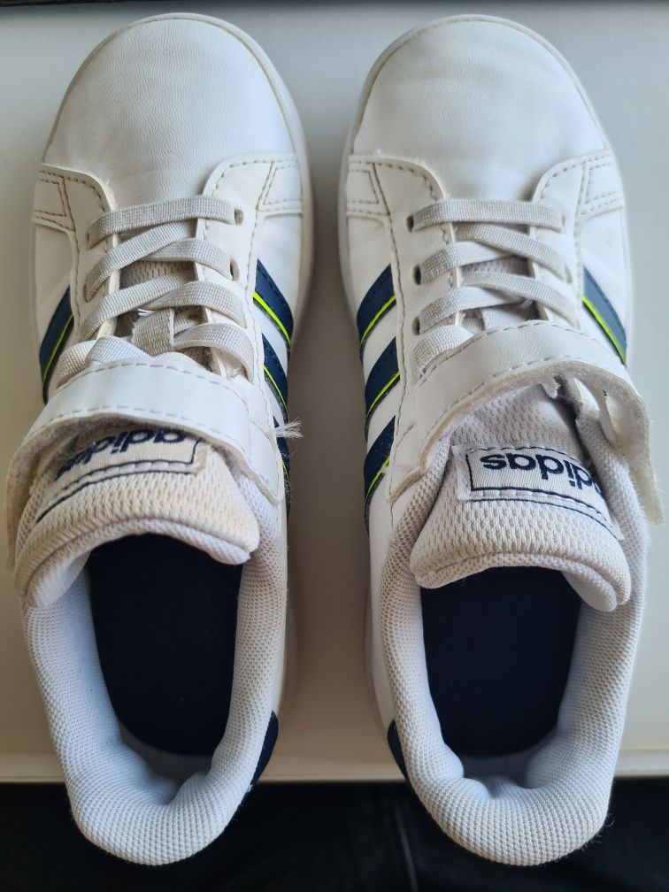 Adidas sem store atacadores
