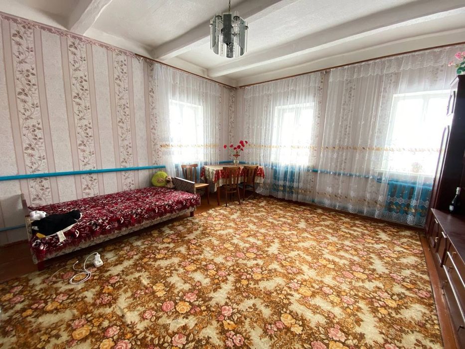 Продаж будинку в гарному стані в селі