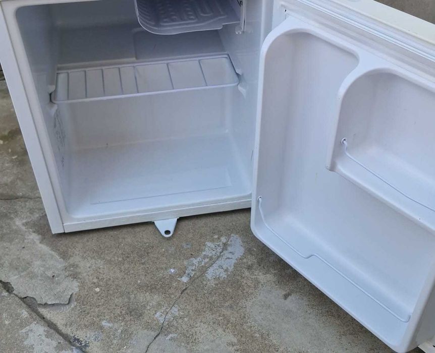 Mini frigorífico a funcionar