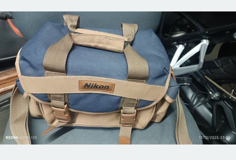 Bolsa para máquina fotográfica DSLR, etc, da marca Nikon