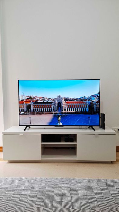 TV TCL 4K HDR com Google TV — Modelo P635 (estado como novo)