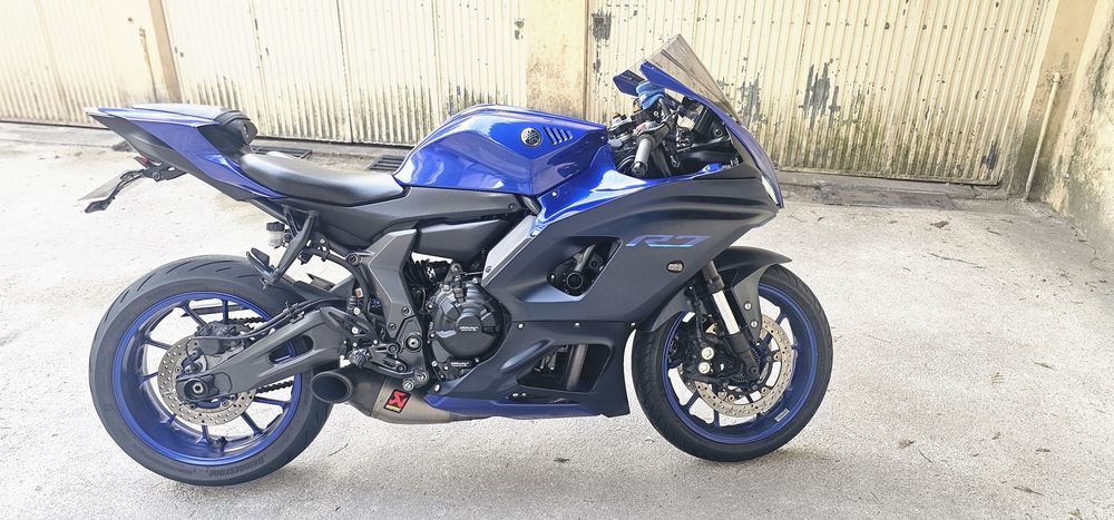 Yamaha R7 2022 akrapovic