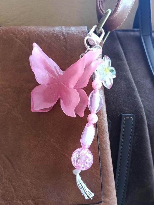 Bag charm artesanal borboleta