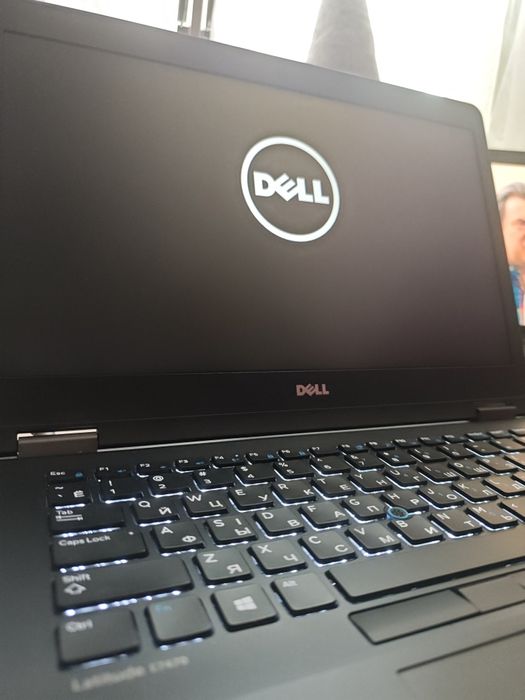Ноутбук Dell в хорошем состоянии