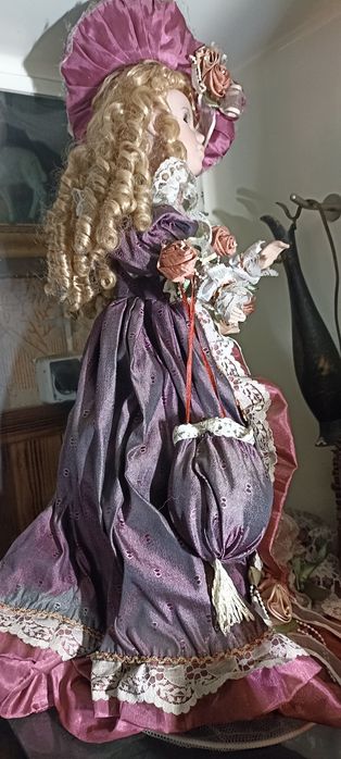 Stara lalka porcelanowa