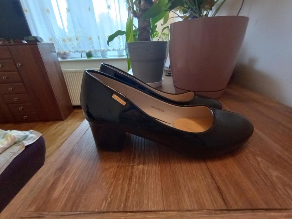 Mało noszone Pantofle