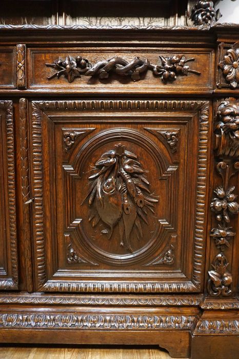 Stary myśliwski bufet komoda z dużą bogato rzeźbioną nadstawką orygina