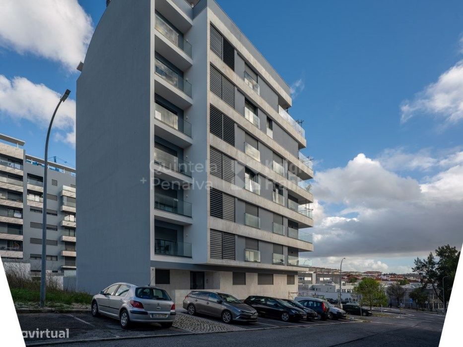Terreno com projeto aprovado e licenças a pagamento.