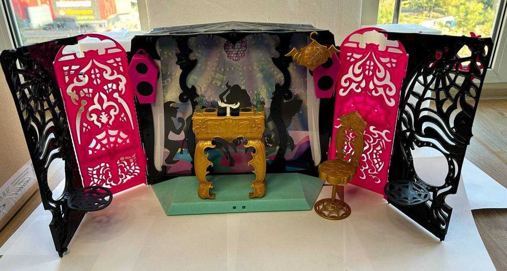 Монстер хай 13 бажань зал для вечірки Monster High 13 Wishes Party Lounge