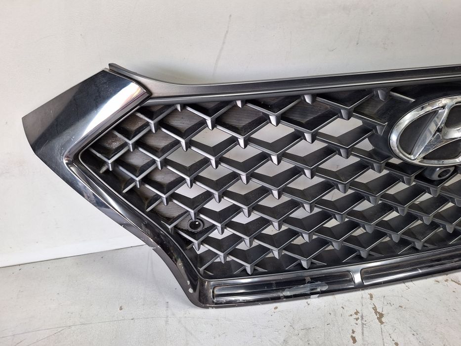Grill atrapa Hyundai Tucson N-line lll 3 pod kamerę