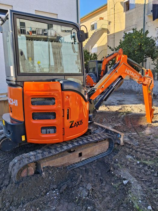 Mini Giratória  Mini Escavadora Hitachi ZX26U-5