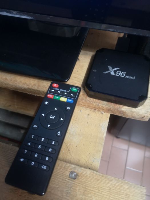 Atenção: TV LG 32" para HDMI + Box Android X96 Mini incluída (não sintoniza canais por antena)