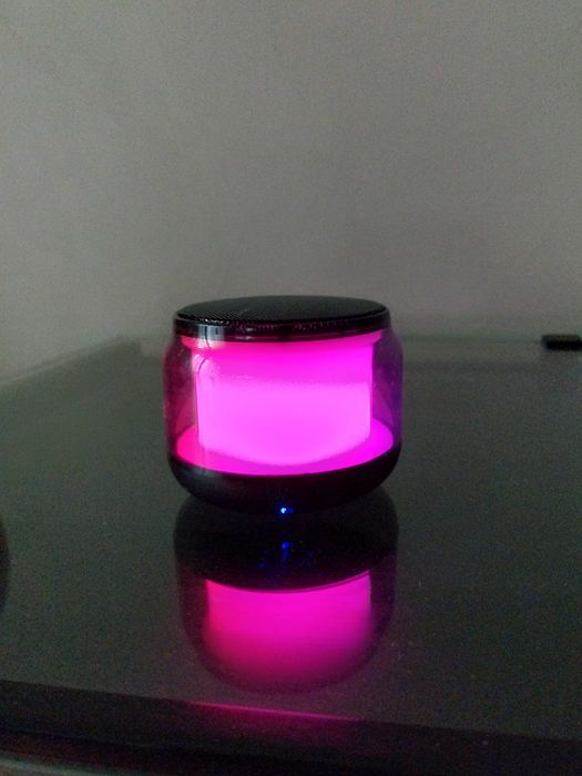 Coluna com ligação bluetooth e iluminação a led