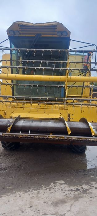 Kombajn New Holland tx32