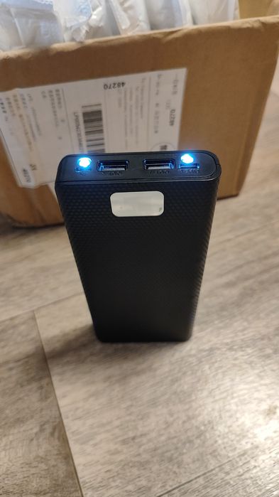 Повер банк 8 акб li-ion 18650 25600mAh реальні