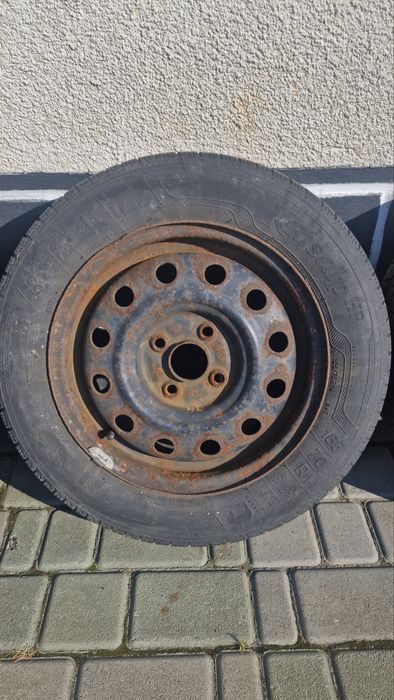 Всесезонна резина Kleber 165/70/R14 на стальних дисках R14
