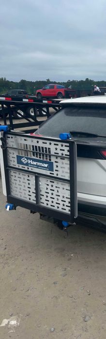 Uniwersalny elektryczny podnośnik do wózków inwalidzkich marki Harmar